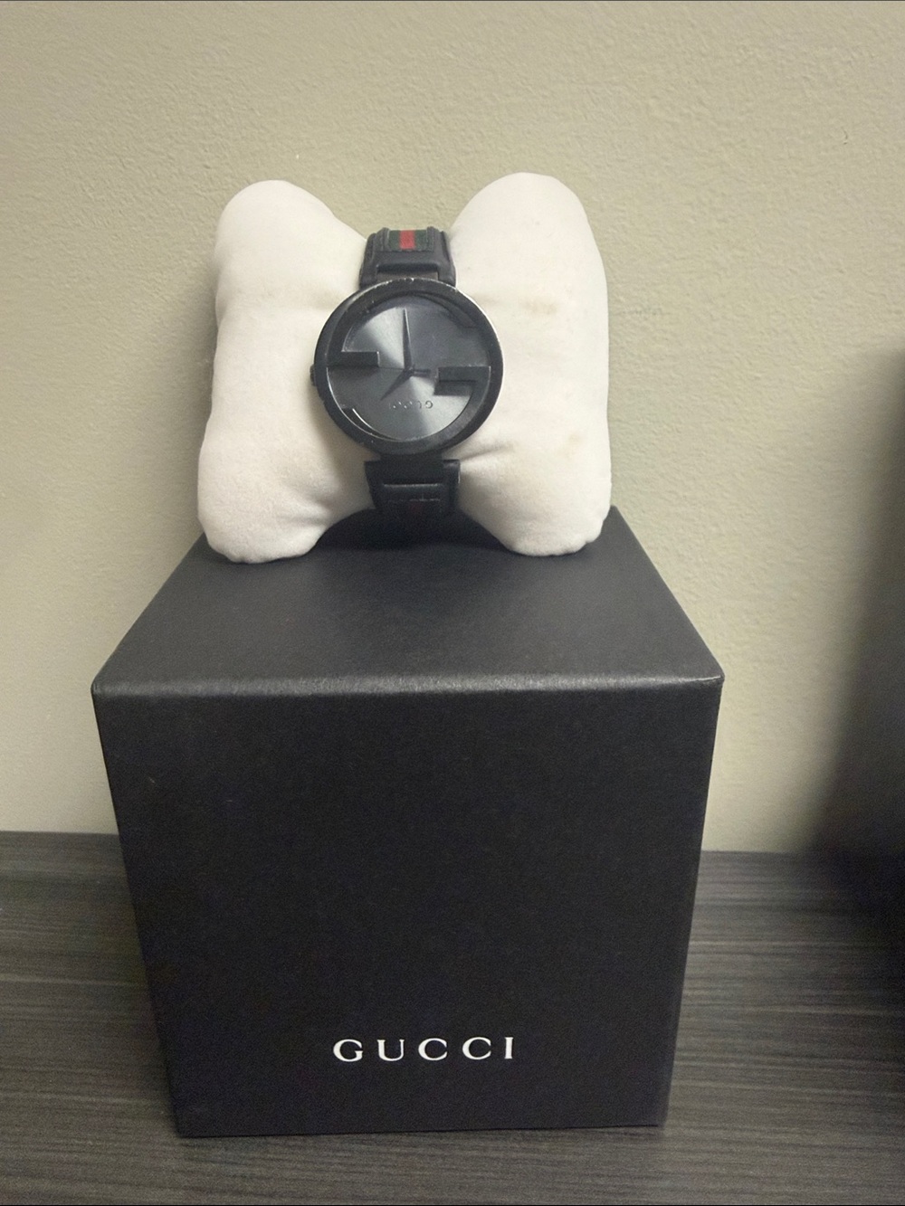 Gucci Men's Black Leather Strap Watch with Green-Red Accent